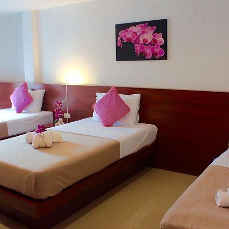 Phuthara Hostel Phuket Exterior foto