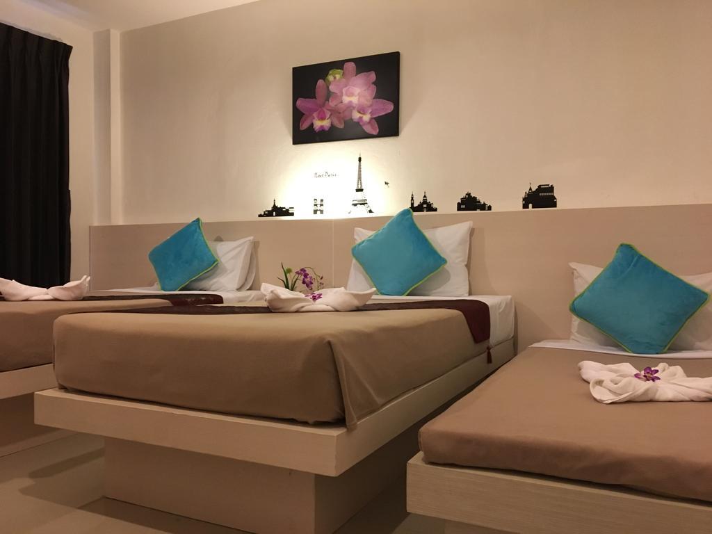 Phuthara Hostel Phuket Exterior foto