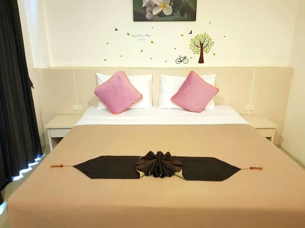 Phuthara Hostel Phuket Exterior foto