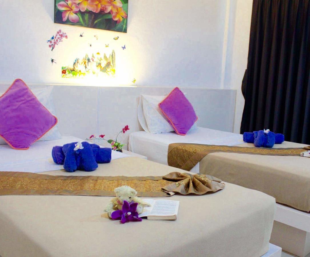 Phuthara Hostel Phuket Exterior foto