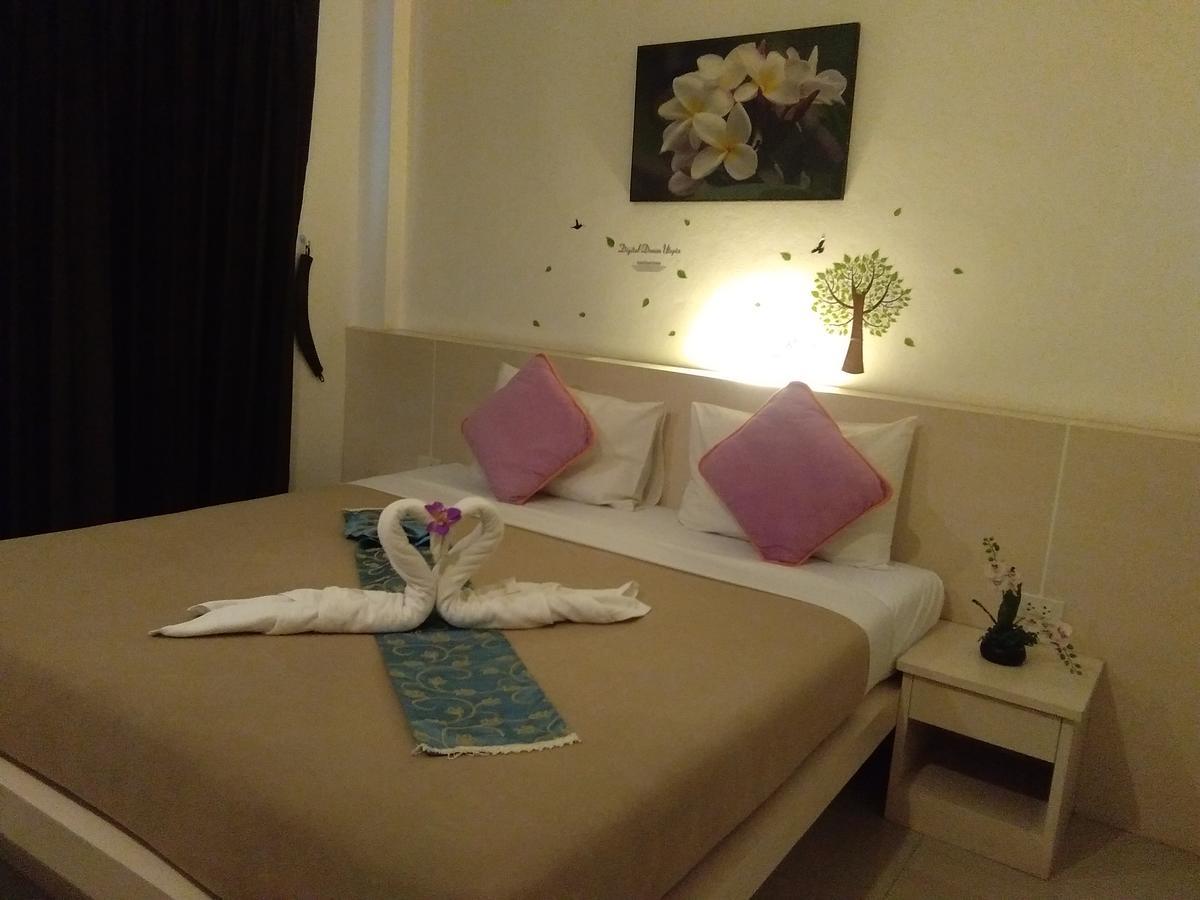 Phuthara Hostel Phuket Exterior foto