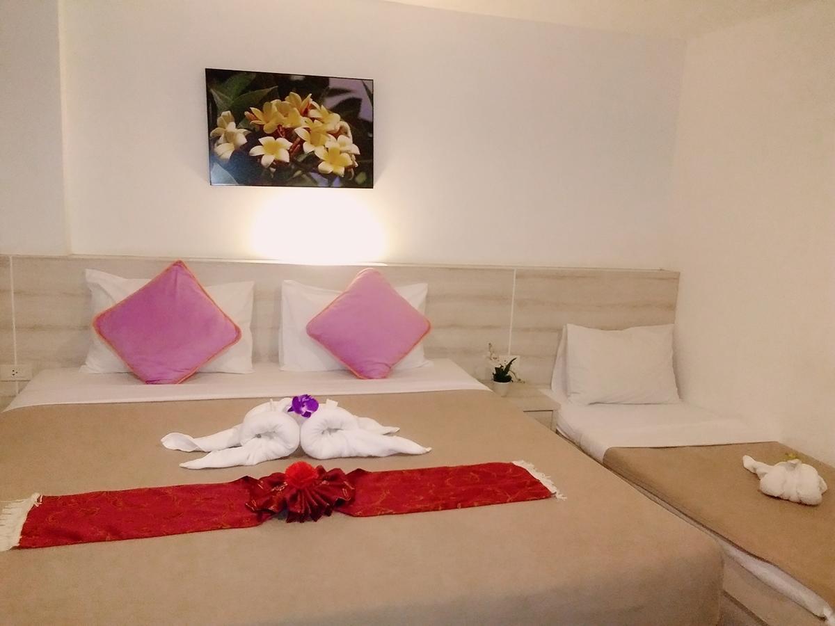 Phuthara Hostel Phuket Exterior foto